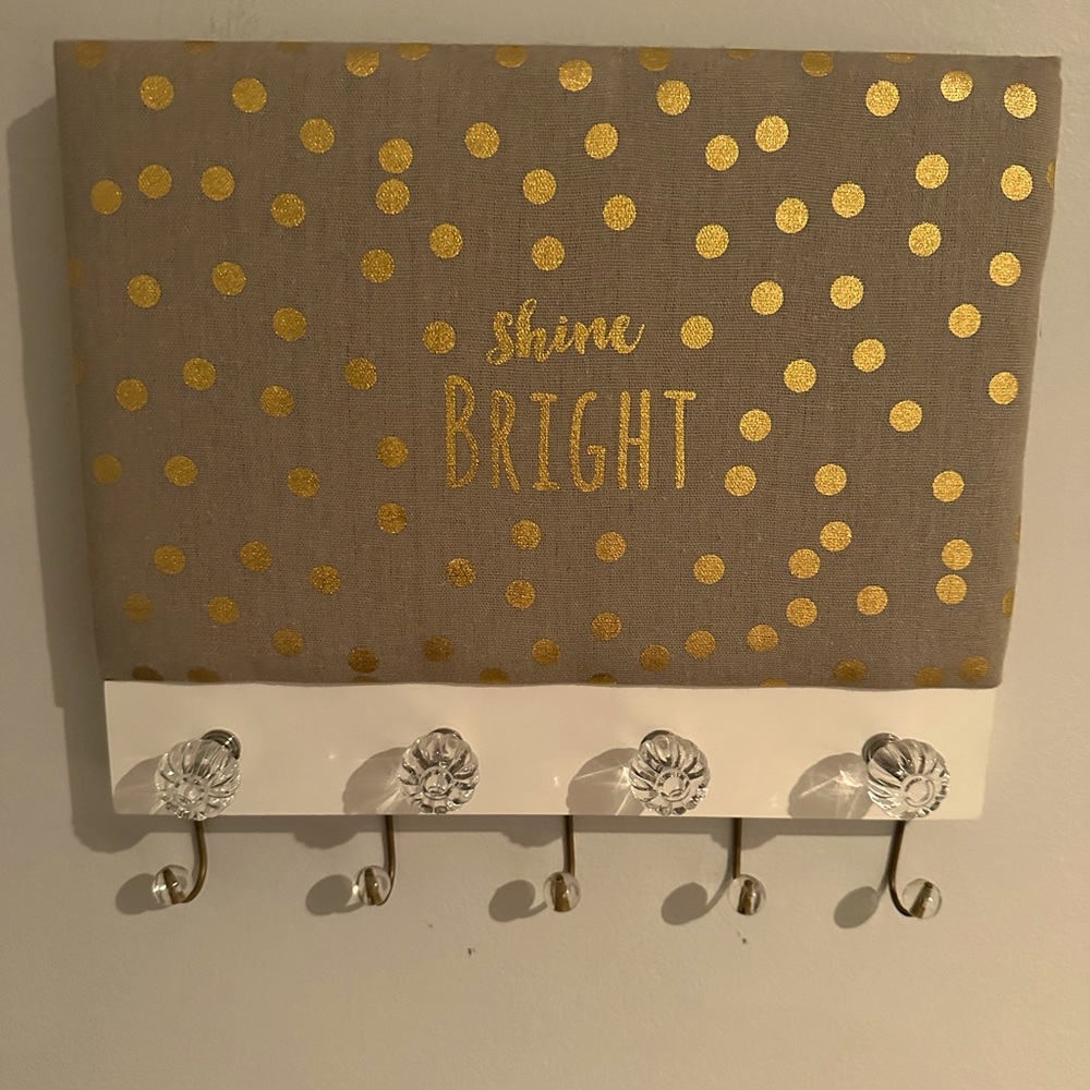 Jewelry hanger new in grey and gold